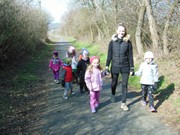 Ukliďme Česko - ukliďme cestu do lesa